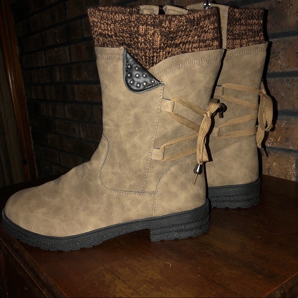 Shoes - women’s brown boots
